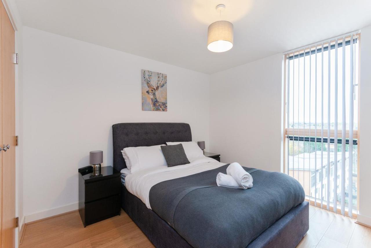 The Vizion Serviced Apartments From Pincott Properties - Free Parking, Private Balcony, And Wifi Milton Keynes Eksteriør billede