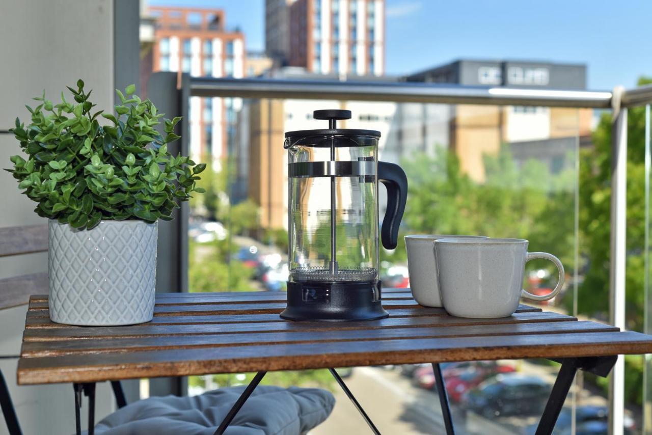 The Vizion Serviced Apartments From Pincott Properties - Free Parking, Private Balcony, And Wifi Milton Keynes Eksteriør billede