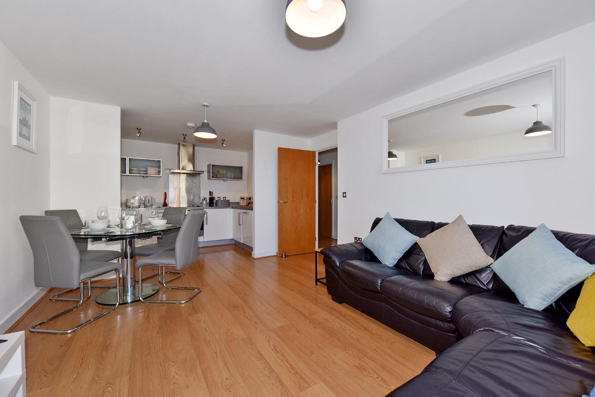 The Vizion Serviced Apartments From Pincott Properties - Free Parking, Private Balcony, And Wifi Milton Keynes Eksteriør billede