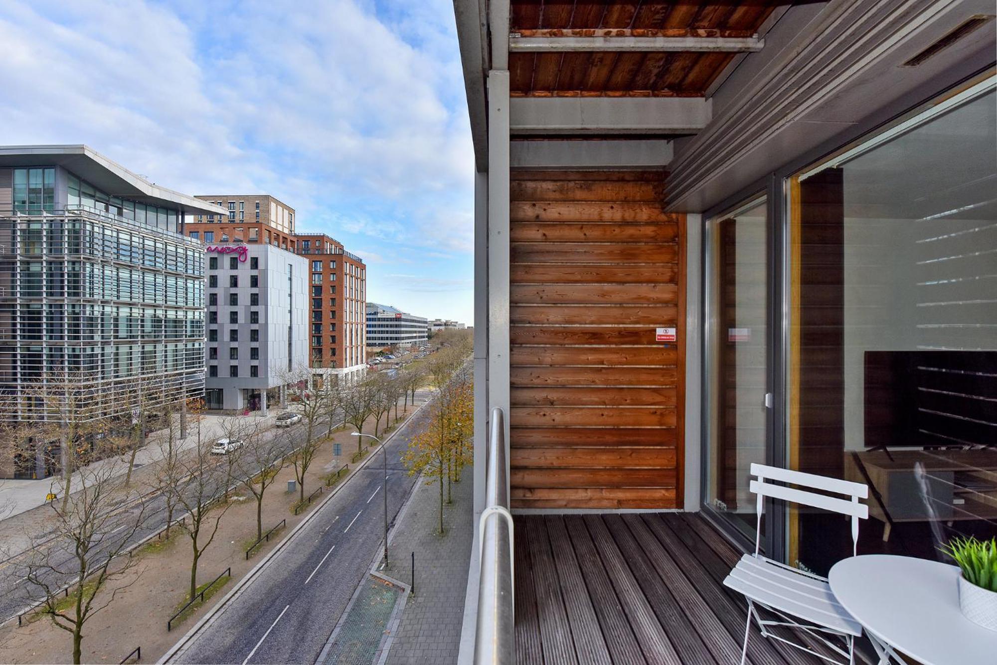 The Vizion Serviced Apartments From Pincott Properties - Free Parking, Private Balcony, And Wifi Milton Keynes Eksteriør billede