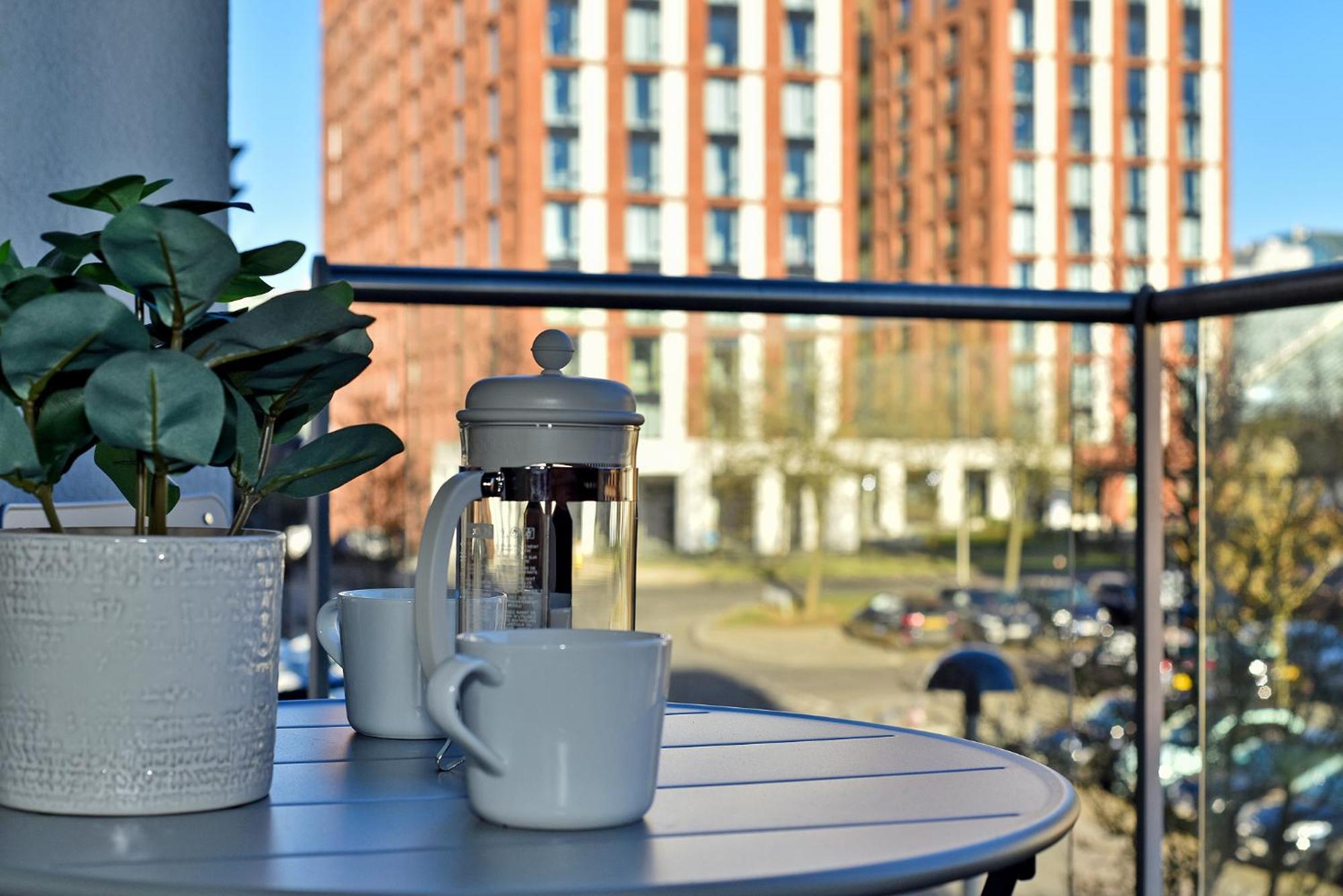 The Vizion Serviced Apartments From Pincott Properties - Free Parking, Private Balcony, And Wifi Milton Keynes Værelse billede