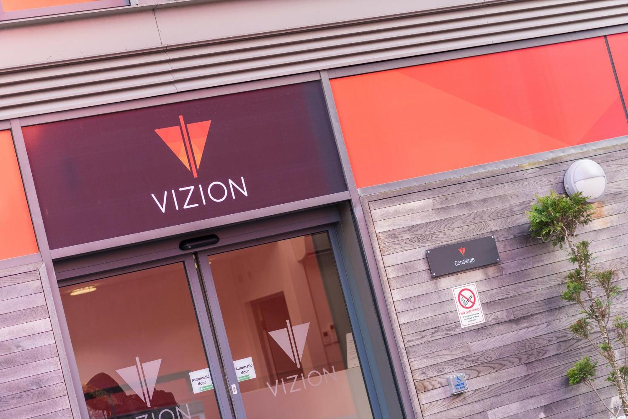The Vizion Serviced Apartments From Pincott Properties - Free Parking, Private Balcony, And Wifi Milton Keynes Eksteriør billede