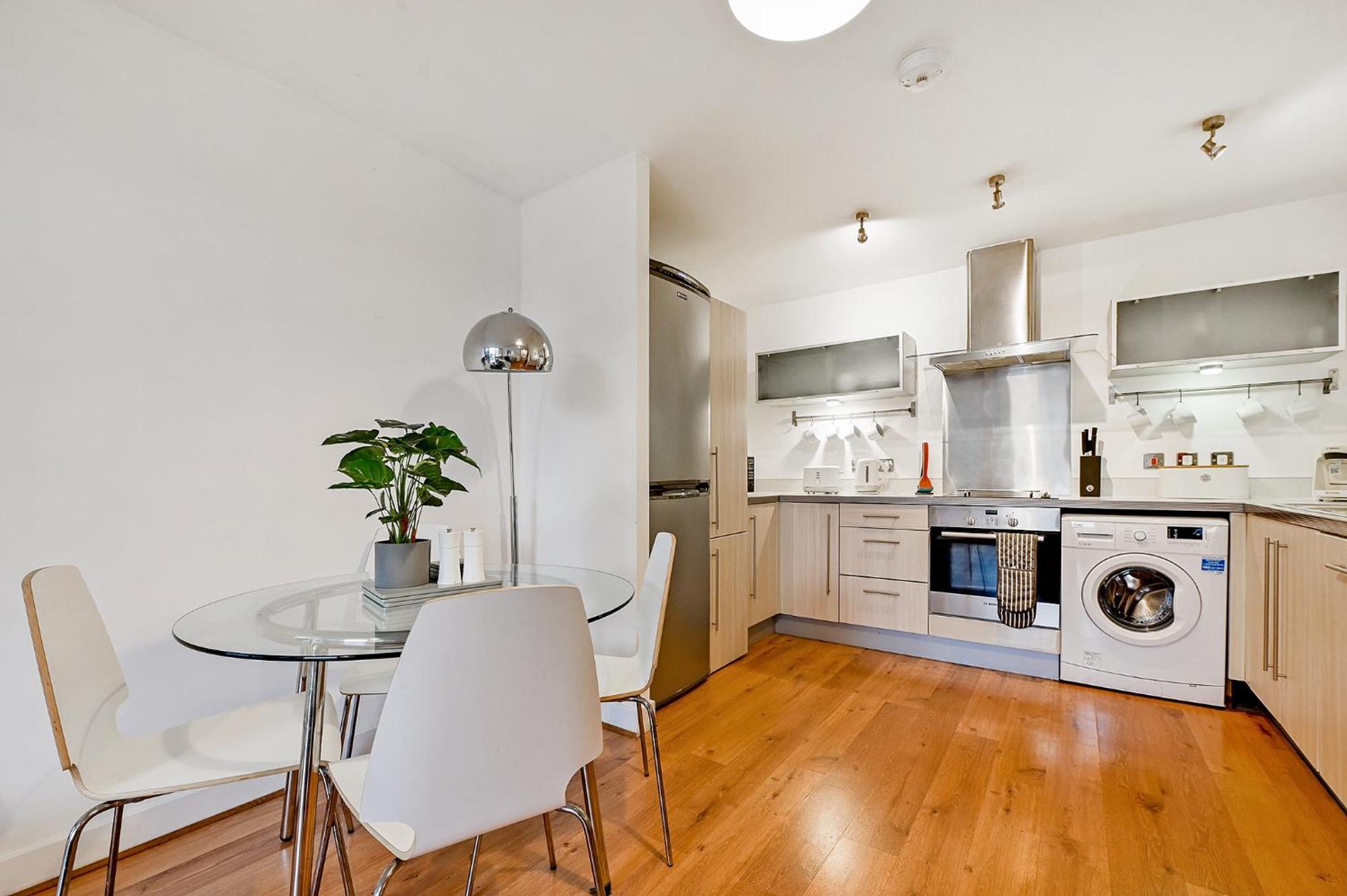 The Vizion Serviced Apartments From Pincott Properties - Free Parking, Private Balcony, And Wifi Milton Keynes Eksteriør billede
