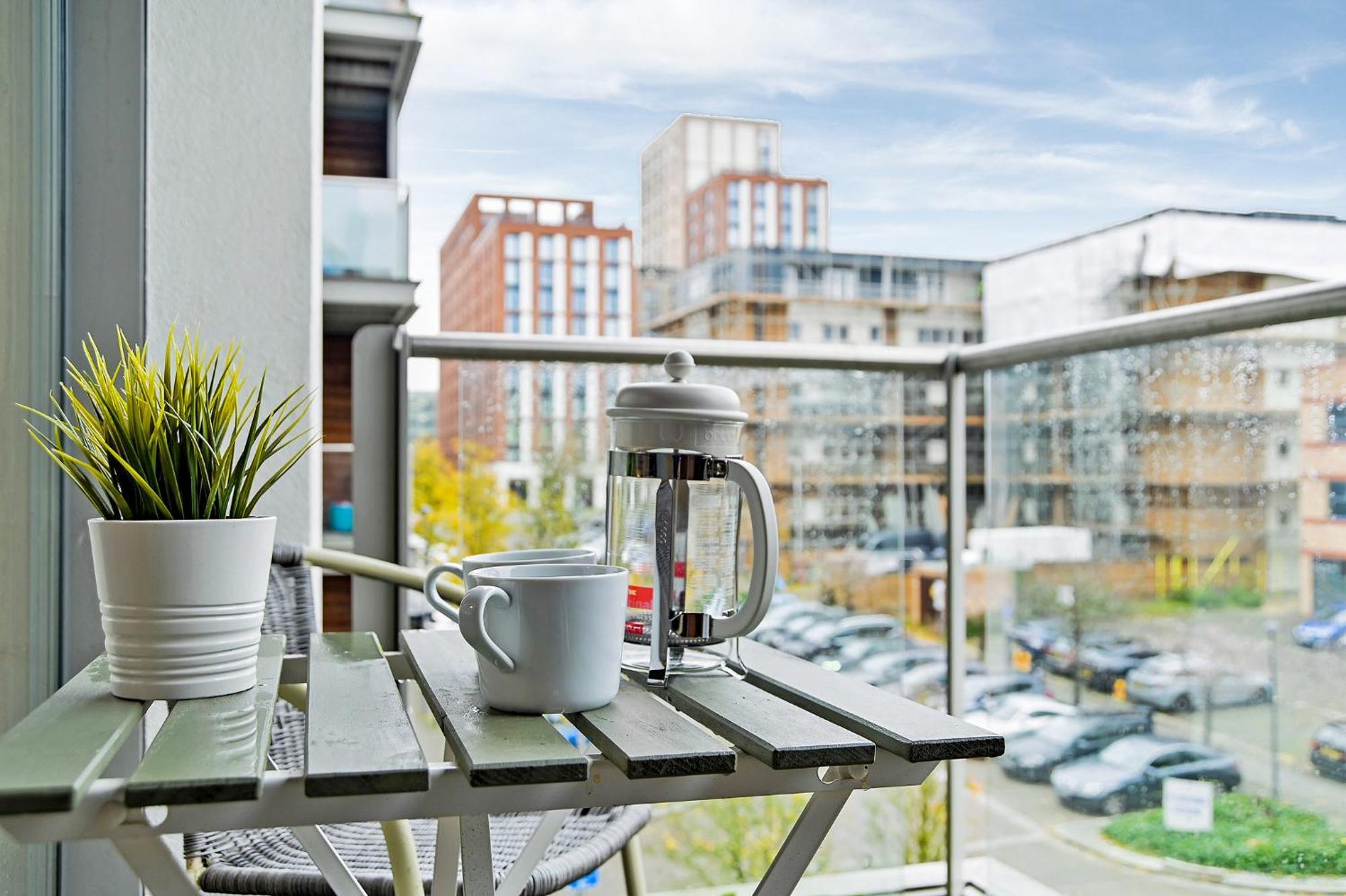 The Vizion Serviced Apartments From Pincott Properties - Free Parking, Private Balcony, And Wifi Milton Keynes Eksteriør billede